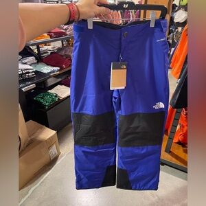 Brand New! The North Face’s Boys S Blue with Black Snow pants!